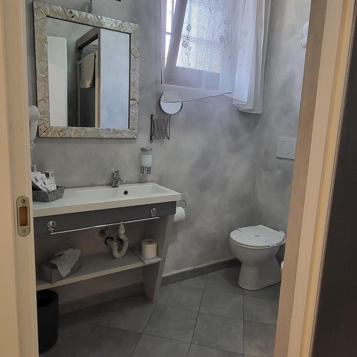 Illuvia 2 Affitta Camere Cornaredo Exterior foto